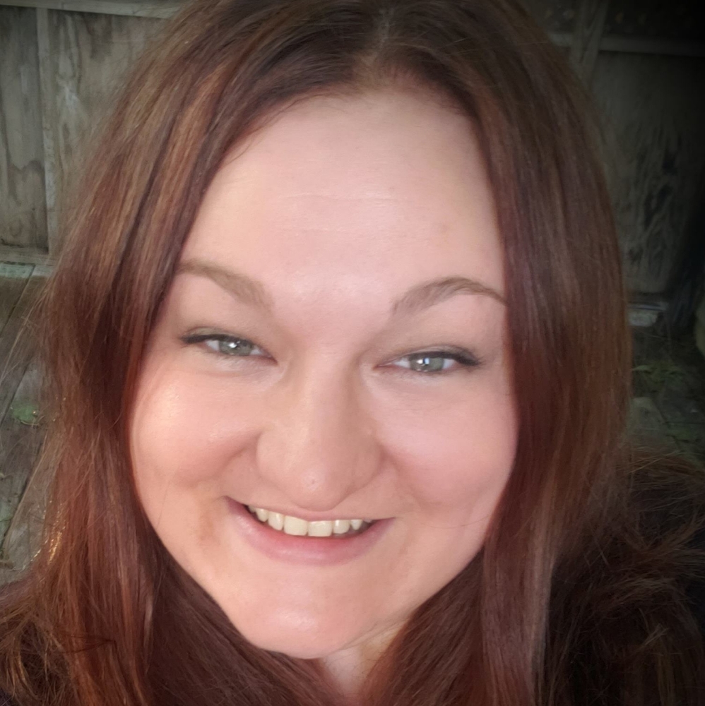 Meet your Posher, Larissa